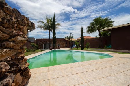 Casa à venda com 395m², 2 quartos e 4 vagasPiscina