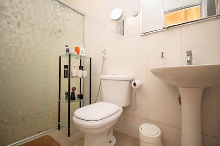 Casa à venda com 395m², 2 quartos e 4 vagasBanheiro Social