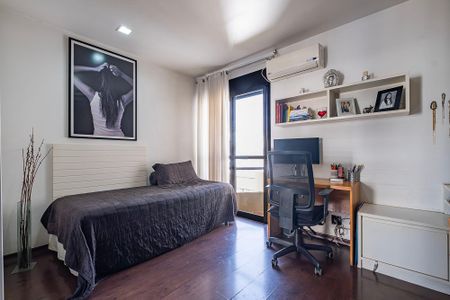 Apartamento para alugar com 240m², 4 quartos e 3 vagas Apartamento para alugar com 240m², 4 quartos e 3 vagasQuarto 4