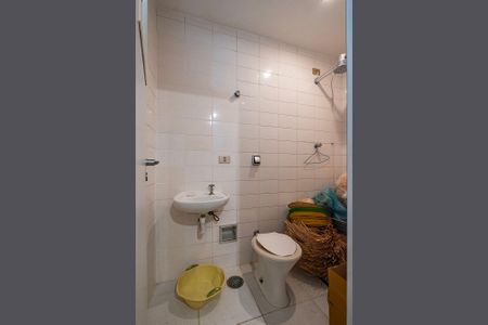 Apartamento para alugar com 240m², 4 quartos e 3 vagas Apartamento para alugar com 240m², 4 quartos e 3 vagasÁrea de Serviço - Banheiro