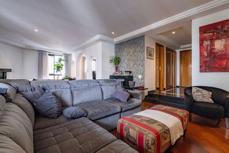 Apartamento para alugar com 240m², 4 quartos e 3 vagas Apartamento para alugar com 240m², 4 quartos e 3 vagasSala