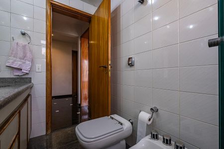 Apartamento para alugar com 240m², 4 quartos e 3 vagas Apartamento para alugar com 240m², 4 quartos e 3 vagasBanheiro