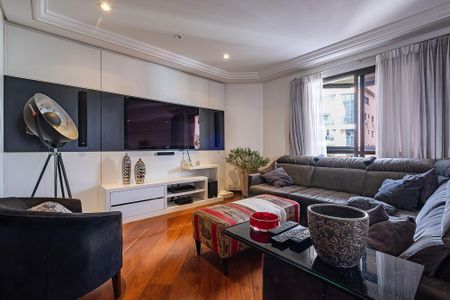 Apartamento para alugar com 240m², 4 quartos e 3 vagas Apartamento para alugar com 240m², 4 quartos e 3 vagasSala