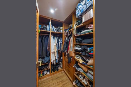 Apartamento para alugar com 240m², 4 quartos e 3 vagas Apartamento para alugar com 240m², 4 quartos e 3 vagasSuíte 1