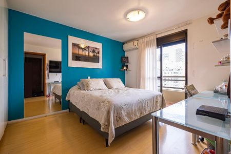Apartamento para alugar com 240m², 4 quartos e 3 vagas Apartamento para alugar com 240m², 4 quartos e 3 vagasQuarto 3