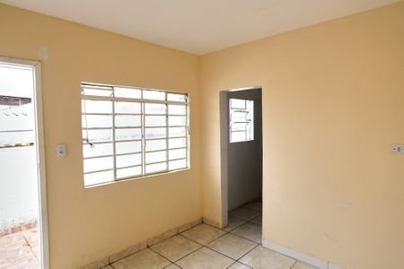 Sala de casa para alugar com 2 quartos, 100m² em São Geraldo, Belo Horizonte