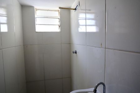 Casa para alugar com 100m², 2 quartos e 2 vagas Casa para alugar com 100m², 2 quartos e 2 vagasBanheiro