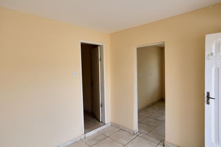 Casa para alugar com 100m², 2 quartos e 2 vagas Casa para alugar com 100m², 2 quartos e 2 vagasSala