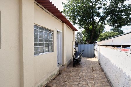 Casa para alugar com 100m², 2 quartos e 2 vagas Casa para alugar com 100m², 2 quartos e 2 vagasGaragem