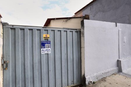 Casa para alugar com 100m², 2 quartos e 2 vagas Casa para alugar com 100m², 2 quartos e 2 vagasFachada