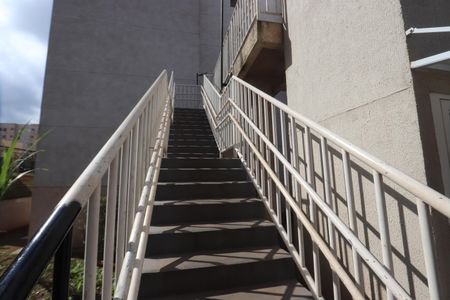 Apartamento para alugar com 49m², 2 quartos e 1 vagaEscada