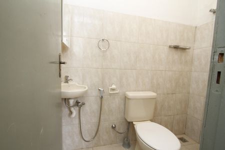 Casa para alugar com 60m², 2 quartos e sem vaga banheiro social