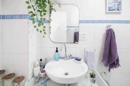 Apartamento à venda com 108m², 2 quartos e 1 vaga Apartamento à venda com 108m², 2 quartos e 1 vagaBanheiro