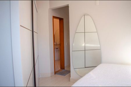 Casa à venda com 106m², 3 quartos e 3 vagas