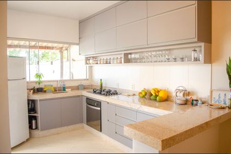 Casa à venda com 106m², 3 quartos e 3 vagas