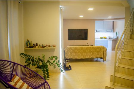 Casa à venda com 106m², 3 quartos e 3 vagas