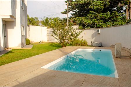 Casa à venda com 106m², 3 quartos e 3 vagas