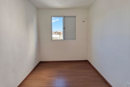 Quarto 2 de apartamento para alugar com 2 quartos, 43m² em Vila Satúrnia, Campinas