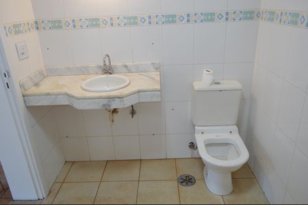 Casa para alugar com 490m², 3 quartos e 5 vagasBanheiro 