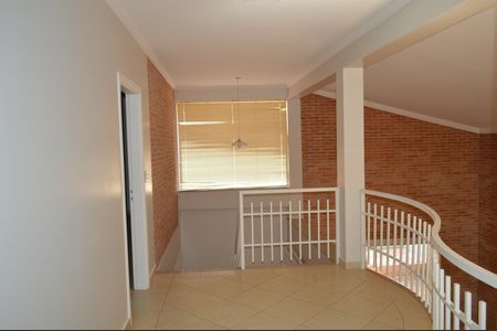 Casa para alugar com 490m², 3 quartos e 5 vagasHall social