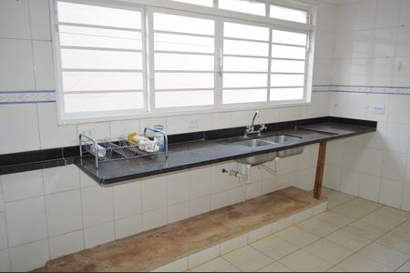 Casa para alugar com 490m², 3 quartos e 5 vagasCozinha