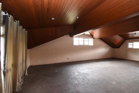 Casa à venda com 432m², 7 quartos e 5 vagasÁtico 