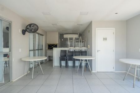 Apartamento para alugar com 49m², 2 quartos e 1 vaga Apartamento para alugar com 49m², 2 quartos e 1 vagaÁrea comum - Salão de festas