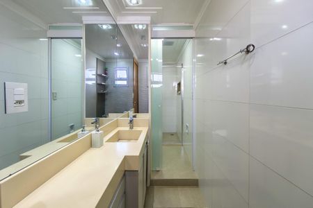 Apartamento para alugar com 140m², 3 quartos e 3 vagas Apartamento para alugar com 140m², 3 quartos e 3 vagasBanheiro da Suíte 1