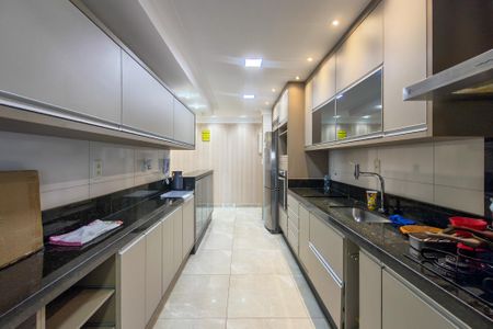 Apartamento para alugar com 140m², 3 quartos e 3 vagas Apartamento para alugar com 140m², 3 quartos e 3 vagasCozinha