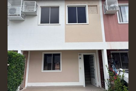 Casa de condomínio à venda com 85m², 3 quartos e 1 vaga Casa de condomínio à venda com 85m², 3 quartos e 1 vagaFachada