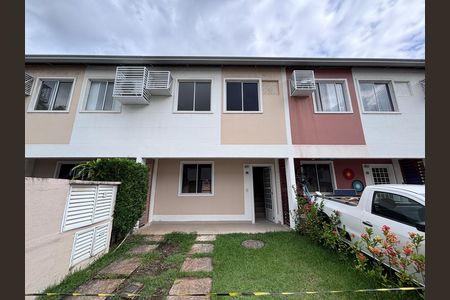 Casa de condomínio à venda com 85m², 3 quartos e 1 vaga Casa de condomínio à venda com 85m², 3 quartos e 1 vagaFachada