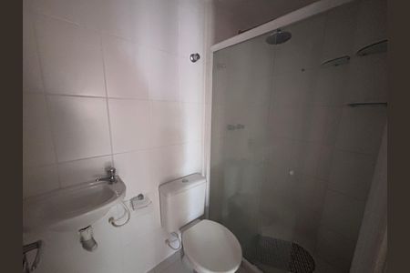 Casa de condomínio à venda com 85m², 3 quartos e 1 vaga Casa de condomínio à venda com 85m², 3 quartos e 1 vagaBanheiro