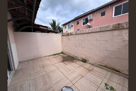 Casa de condomínio à venda com 85m², 3 quartos e 1 vaga Casa de condomínio à venda com 85m², 3 quartos e 1 vagaQuintal