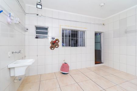 Casa para alugar com 139m², 2 quartos e 1 vagaÁrea de Serviço / Quintal