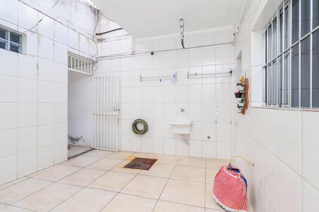 Casa para alugar com 139m², 2 quartos e 1 vagaÁrea de Serviço / Quintal