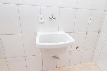 Casa para alugar com 139m², 2 quartos e 1 vagaÁrea de Serviço / Quintal