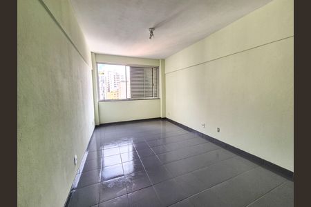 Studio à venda com 28m², 1 quarto e sem vagaSala/Quarto