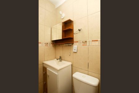 Banheiro de apartamento para alugar com 2 quartos, 56m² em Centro Histórico, Porto Alegre