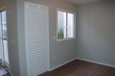 Casa de Condomínio para alugar com 2 quartos, 50m² em Jardim dos Pereiras (caucaia do Alto), Cotia