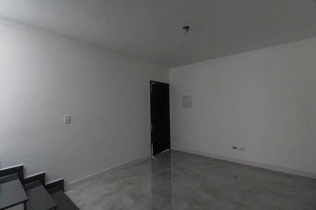Sala de casa de condomínio para alugar com 2 quartos, 70m² em São Lucas, São Paulo