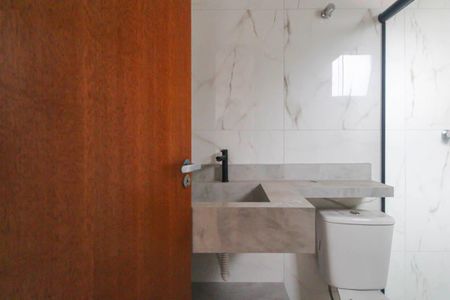 Casa de condomínio para alugar com 70m², 2 quartos e 1 vaga Casa de condomínio para alugar com 70m², 2 quartos e 1 vagaBanheiro da Suíte 2