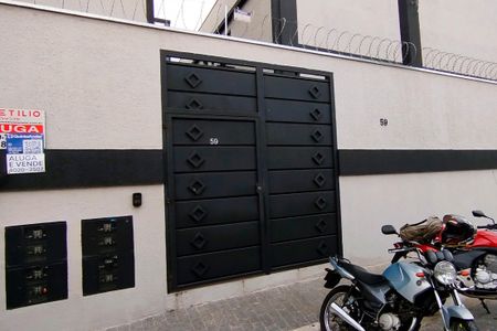 Casa de condomínio para alugar com 70m², 2 quartos e 1 vaga Casa de condomínio para alugar com 70m², 2 quartos e 1 vagaFachada + Placa