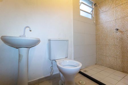 Banheiro de apartamento para alugar com 1 quarto, 35m² em Vila Nhocuné, São Paulo