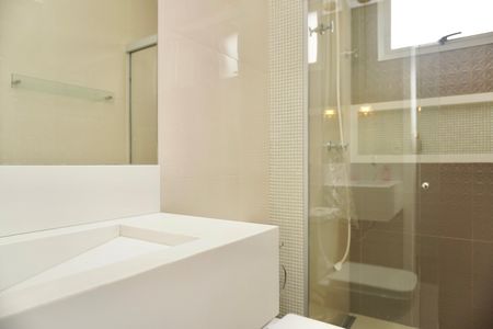 Apartamento para alugar com 180m², 4 quartos e 2 vagas Apartamento para alugar com 180m², 4 quartos e 2 vagasBanheiro social 1