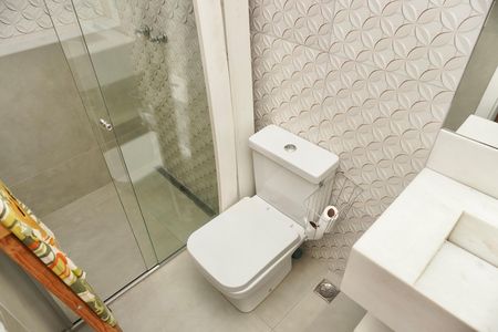 Apartamento para alugar com 180m², 4 quartos e 2 vagas Apartamento para alugar com 180m², 4 quartos e 2 vagasQuarto 2 (suíte) - Banheiro