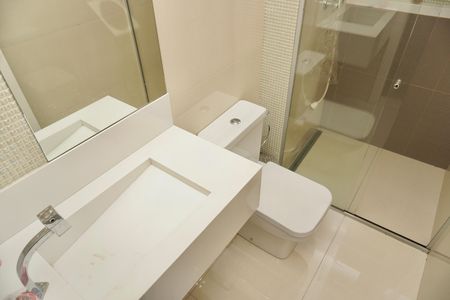 Apartamento para alugar com 180m², 4 quartos e 2 vagas Apartamento para alugar com 180m², 4 quartos e 2 vagasBanheiro social 1