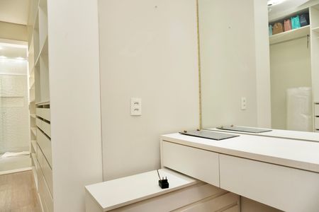 Apartamento para alugar com 180m², 4 quartos e 2 vagas Apartamento para alugar com 180m², 4 quartos e 2 vagasQuarto 4 (suíte 2) - Closet