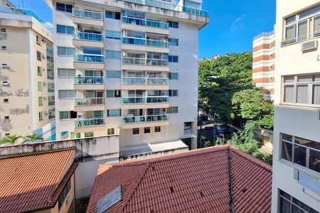 Apartamento à venda com 79m², 2 quartos e sem vaga Apartamento à venda com 79m², 2 quartos e sem vagaSala