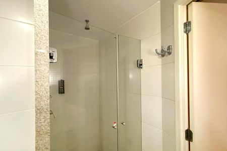 Banheiro de kitnet/studio à venda com 1 quarto, 19m² em Funcionários, Belo Horizonte