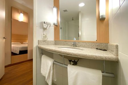 Banheiro de kitnet/studio à venda com 1 quarto, 19m² em Funcionários, Belo Horizonte